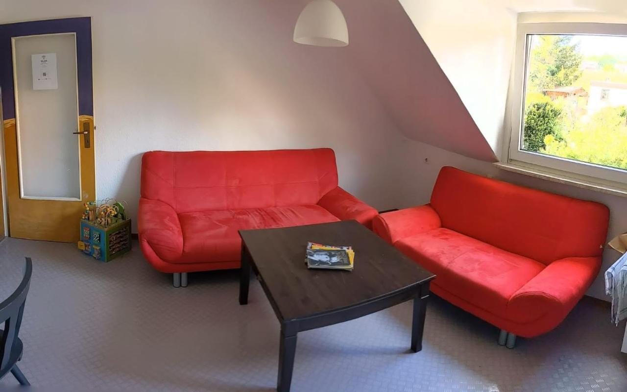 Monkey Factory - Mini Home-Stay Hostel 特拉本特拉巴赫 客房 照片